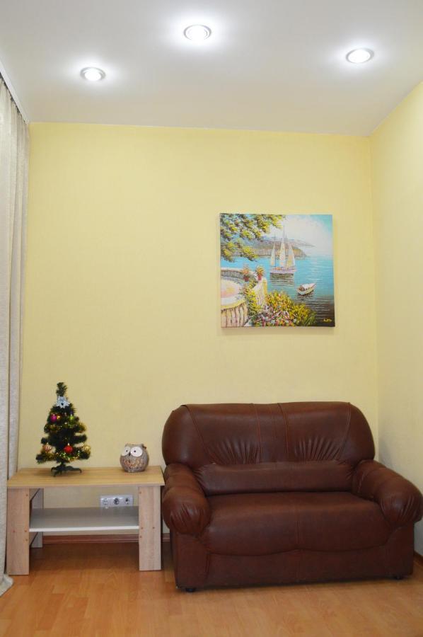 Owl Home Odessa Cozy Spacious Apartment In A Quiet Center Between Deribasovskaya And Privoz Exterior photo
