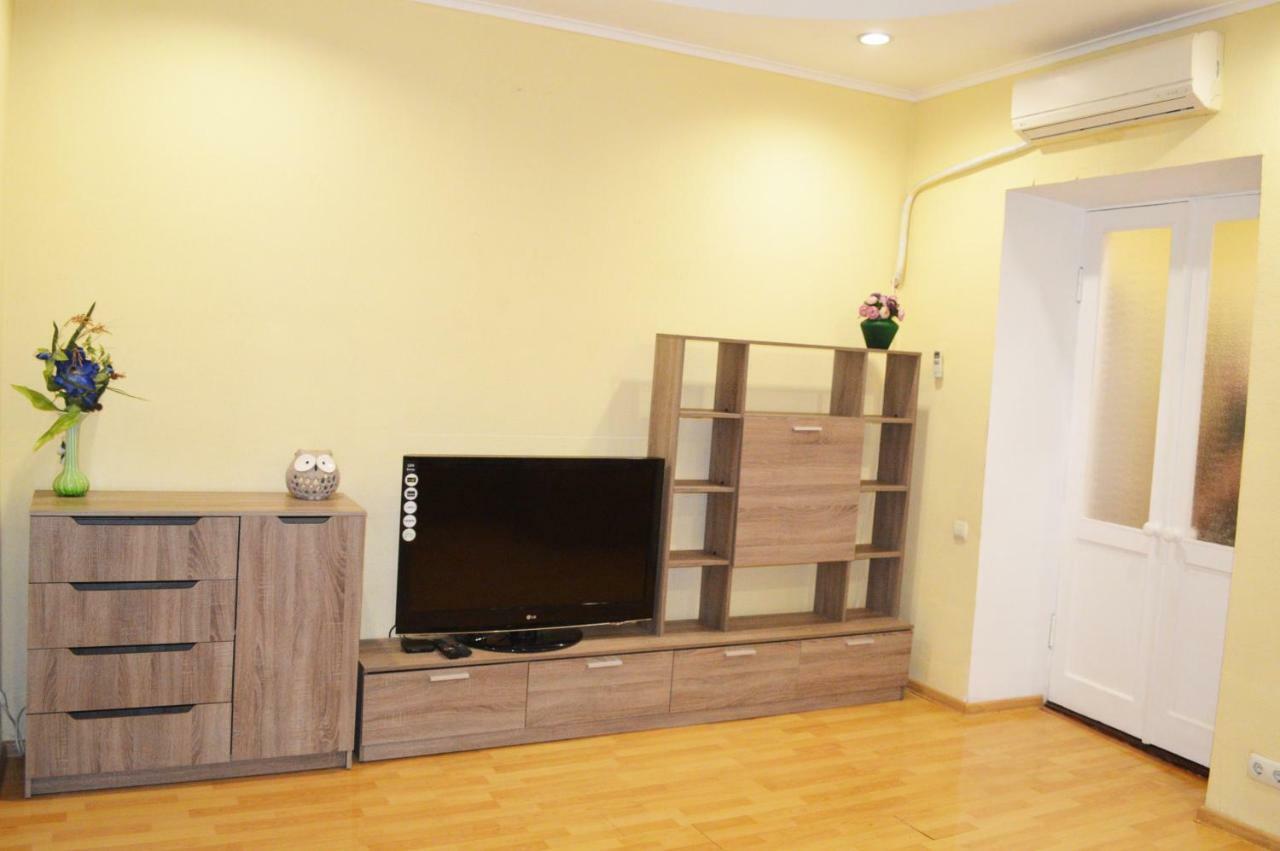 Owl Home Odessa Cozy Spacious Apartment In A Quiet Center Between Deribasovskaya And Privoz Exterior photo