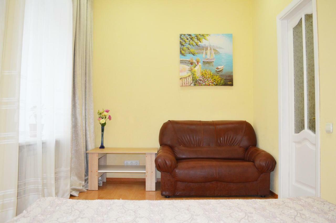 Owl Home Odessa Cozy Spacious Apartment In A Quiet Center Between Deribasovskaya And Privoz Exterior photo