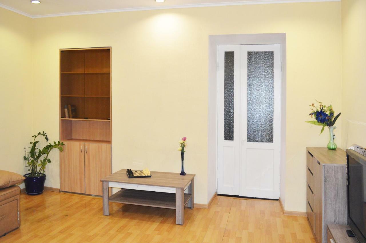 Owl Home Odessa Cozy Spacious Apartment In A Quiet Center Between Deribasovskaya And Privoz Exterior photo